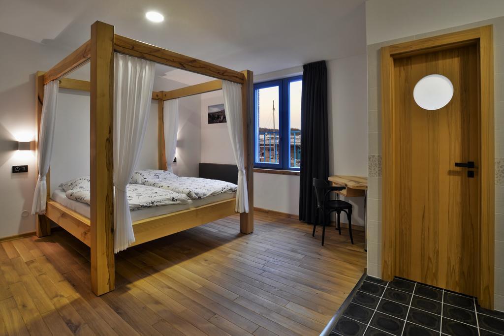 Gasthaus Farma Noe Brezina  Zimmer foto